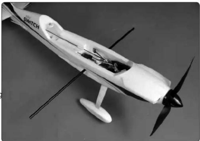 Hobbico Mini Switch - CHANGING TO THE LOW WING CONFIGURATION - 4
