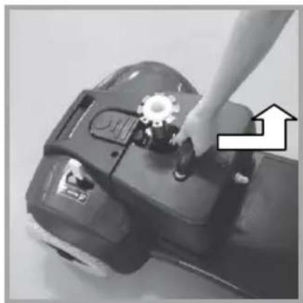 Travelux Boost - Remove the battery pack - 1