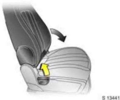 OPEL Antara (2006) - Fahrzeug entriegeln und öffnen: Drücken Sie die Taste ≥, ziehen Sie am Türgriff - 3
