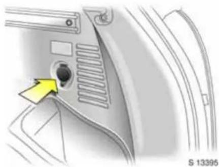 OPEL Antara (2006) - Zubehörsteckdosen \* - 1