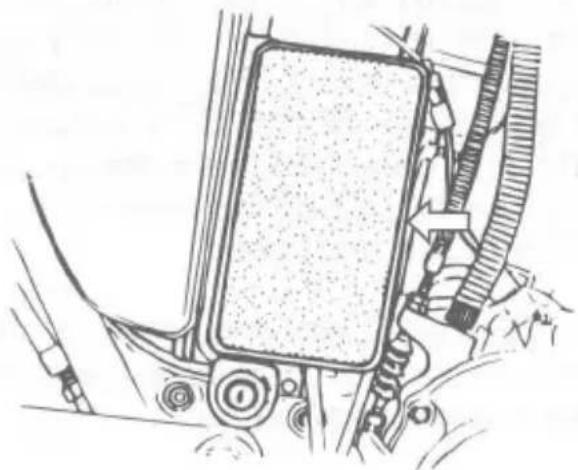 SUZUKI LS650P (2001) - Battery Removal - 4