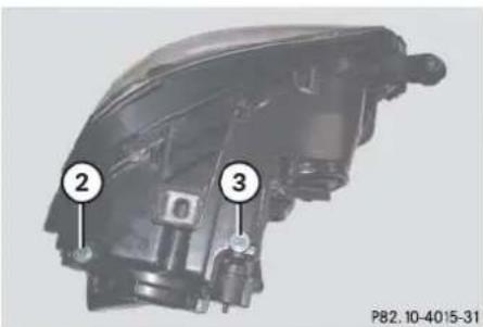 Mercedes-Benz ML 550 (2008) - Replacing bulbs - 1