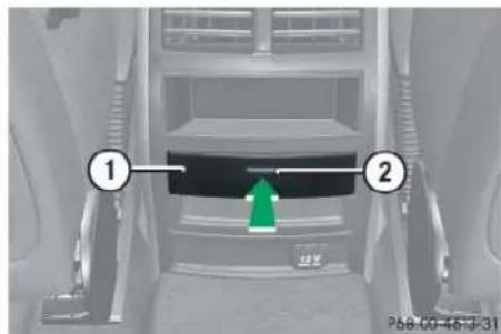 Mercedes-Benz ML 550 (2008) - Rear storage compartments - 2