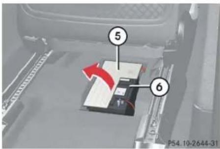 Mercedes-Benz ML 550 (2008) - Battery - 1