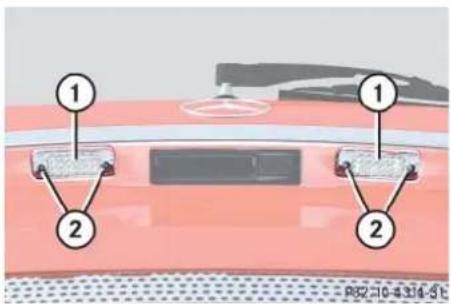 Mercedes-Benz ML 550 (2008) - Replacing bulbs - 1