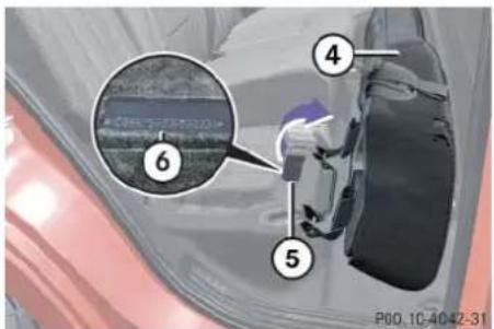 Mercedes-Benz ML 550 (2008) - Identification labels - 1