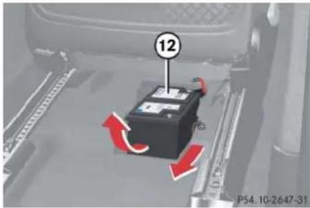 Mercedes-Benz ML 550 (2008) - Battery - 1