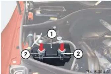 Mercedes-Benz ML 550 (2008) - Fuse box in engine compartment - 1
