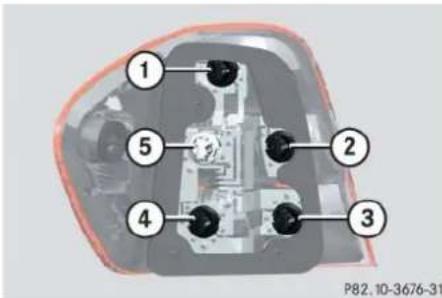 Mercedes-Benz ML 550 (2008) - Replacing bulbs - 2