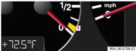 Mercedes-Benz E430 (2000) - Fuel reserve and fuel cap placement warning - 1