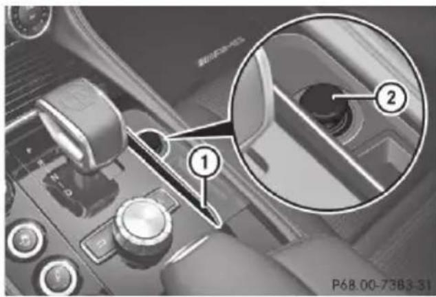 Mercedes-Benz CLS (2016) - Cigarette lighter in the front compartment - 1