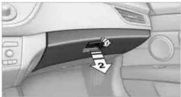 BMW Z4 sDrive 23i (2009) - Handschuhkasten - 1