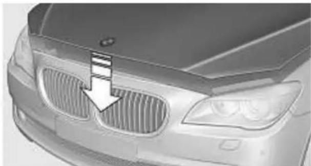 BMW 740Li (2008) - Motorhaube schließen - 1