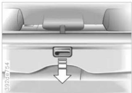 BMW 540i (2001) - Rücksitzlehne umklappen - 2