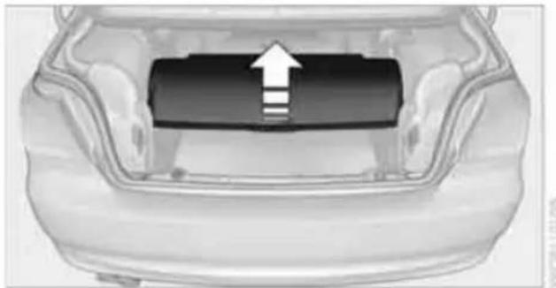 BMW 328i xDrive (2010) - Convertible: Cargo loading - 1