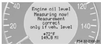 Mercedes-Benz CLK Coupe (2005) - Checking engine oil level with the control system - 1