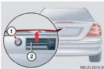 Mercedes-Benz CLK Coupe (2005) - Unlocking the trunk - 1