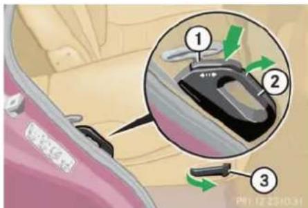 Mercedes-Benz ML-Class (2003) - Lowering the rear seat - 1