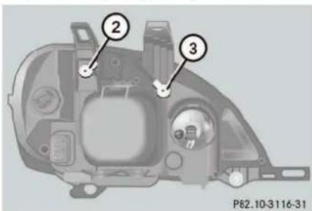 Mercedes-Benz ML-Class (2003) - Replacing bulbs - 3