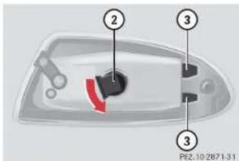 Mercedes-Benz M-Class (2004) - Replacing bulbs - 2