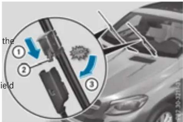 Mercedes-Benz GLE-Class AMG (2017) - Installing the wiper blades - 1