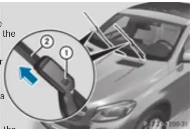 Mercedes-Benz GLE-Class AMG (2017) - Removing the wiper blades - 1