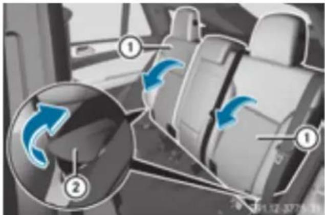Mercedes-Benz GLE-Class AMG (2017) - Folding the rear bench seat forwards - 2