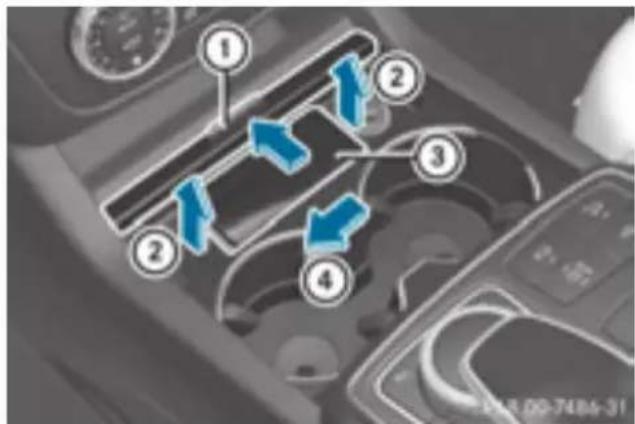 Mercedes-Benz GLE-Class AMG (2017) - Front ashtray - 1