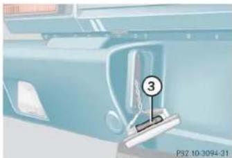 Mercedes-Benz G-Class (2004) - Replacing bulbs - 2
