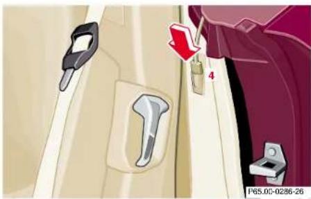 Mercedes-Benz SL-Class (2002) - Attaching hardtop - 3