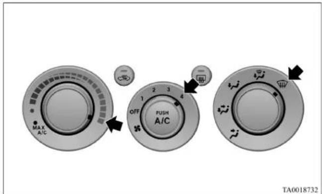 MAX A/C OFF 1 2 3 4 PUSH A/C TA0018732