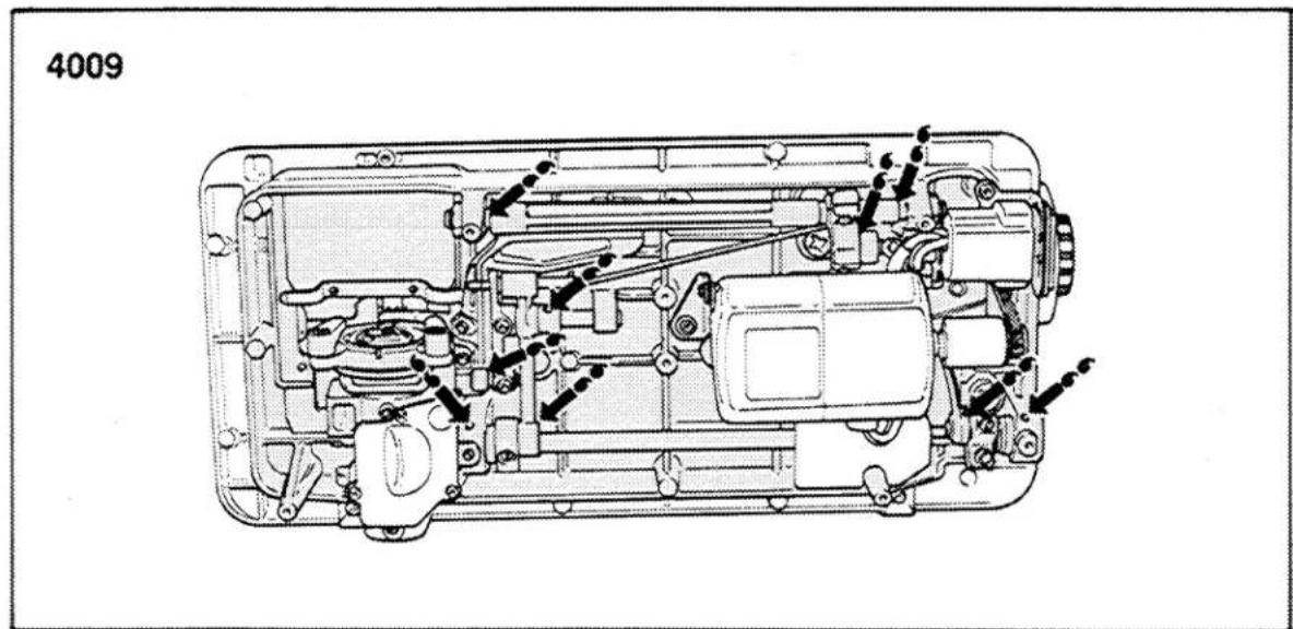 SINGER 4019 - Interior Feed Area — 4009 - 1
