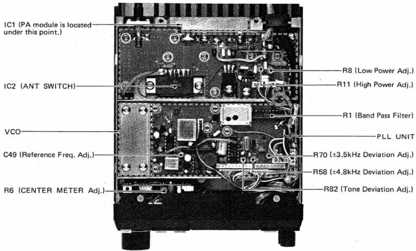 IC1 (PA module is located under this point.) IC2 (ANT SWITCH) VCO C49 (Reference Freq. Adj.) R6 (CENTER METER Adj.) R8 (Low Power Adj.) R11 (High Power Adj.) R1 (Band Pass Filter) PLL UNIT R70 (±3.5kHz Deviation Adj.) R58 (±4.8kHz Deviation Adj.) R82 (Tone Deviation Adj.)