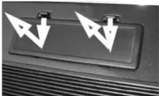 ROLAND FR-2 - Installing and removing batteries - 1