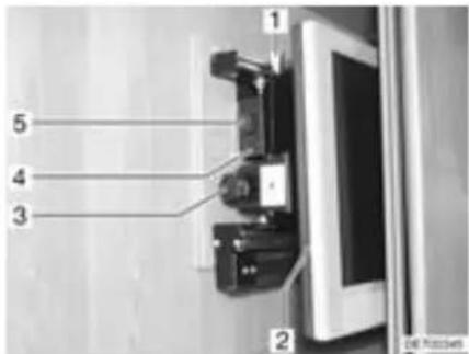 Dethleffs Globetrotter XL (2010) - Flachbildschirm im TV-Schrank - 1