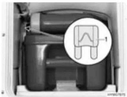 Dethleffs Globetrotter XL (2010) - Sicherung der Thetford-Toilette (schwenkbare Toilette) - 1