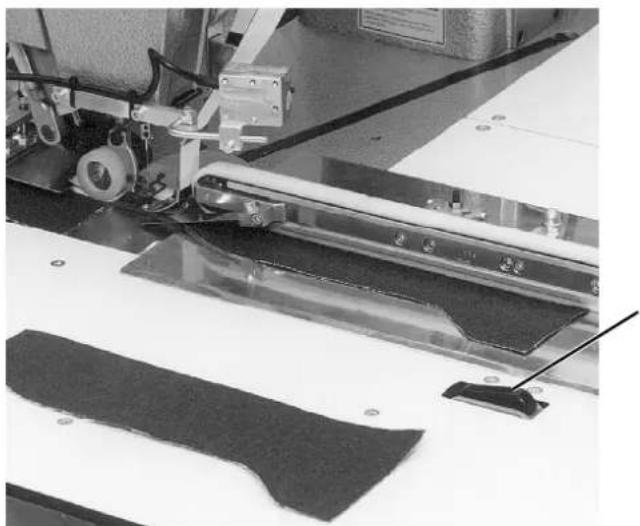 Dürkopp Adler 1968 - Schlitzleiste auf Reißverschluß nähen - 1