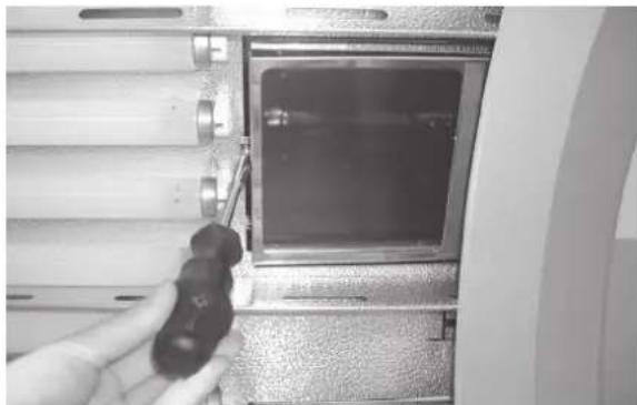 Dr. Kern Select - Austausch der Metallhalogenlampen in den Intensivgesichtsbräunern - 1