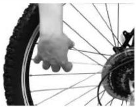IDEAL Traxer - Nach allen drei bis fünf Stunden Betriebsdauer, abhängig davon wie stark das Fahrrad beansprucht wurde, überprüfen Sie bitte folgende Punkte: - 1