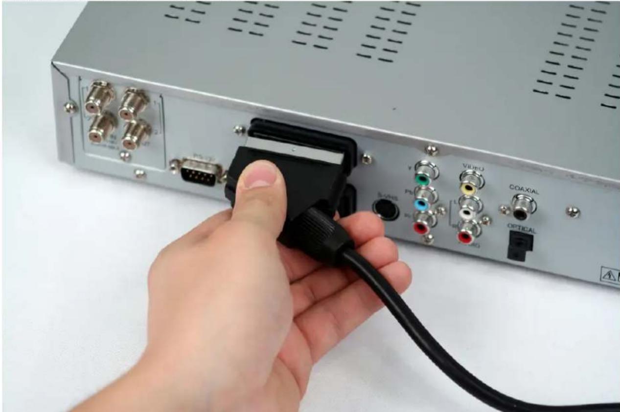 Comag PVR 2/100CI - Anschluss mit einem Scart-Kabel - 2