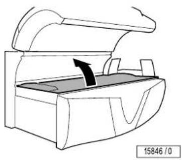 Soltron XL-80 Fresh Peppermint - Cleaning or replacing UV lamps in the base - 1
