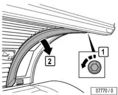 Soltron XL-80 Fresh Peppermint - Cleaning or replacing the interior lights - 1