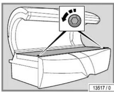 Soltron S-55 - Lift up the acrylic glass panel and remove the partition - 1