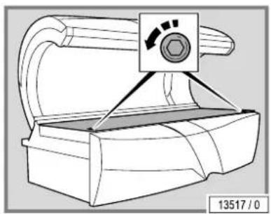 Soltron S-55 - Cleaning the filter in the base - 1