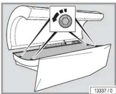 Soltron XXS-30 - Liegescheibe ausbauen - 1