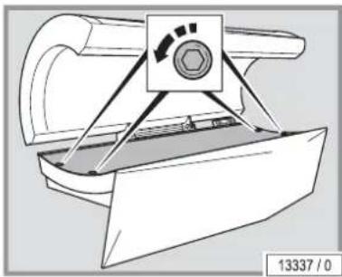 Soltron XXS-30 - UV-Lampen im Unterteil reinigen oder wechseln - 1
