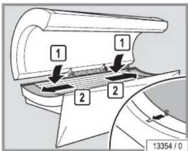 Soltron XXS-25 - Cleaning or replacing the UV lamps in the base - 3