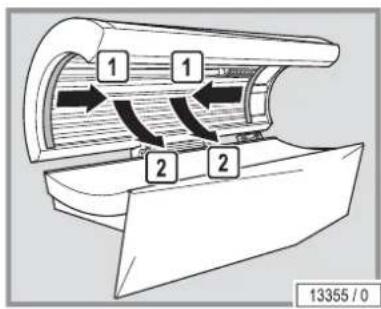 Soltron XXS-25 - Cleaning or replacing UV lamps and filter panels in the canopy - 2