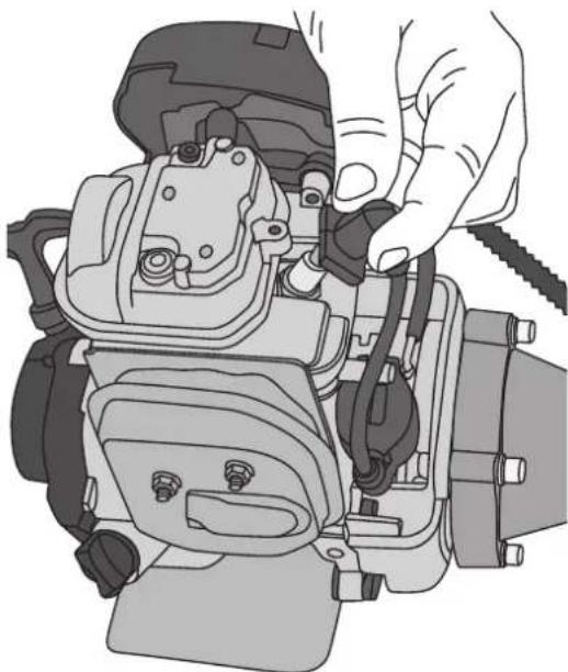 Cotech LBC 36 - Checking the spark plug gap - 2