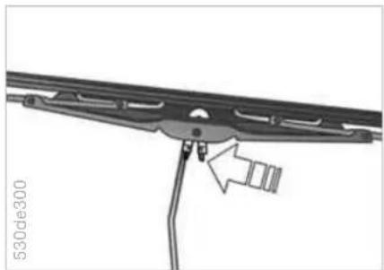 BMW X5 4.4i (2005) - Onboard tool kit Windshield wiper blades - 2
